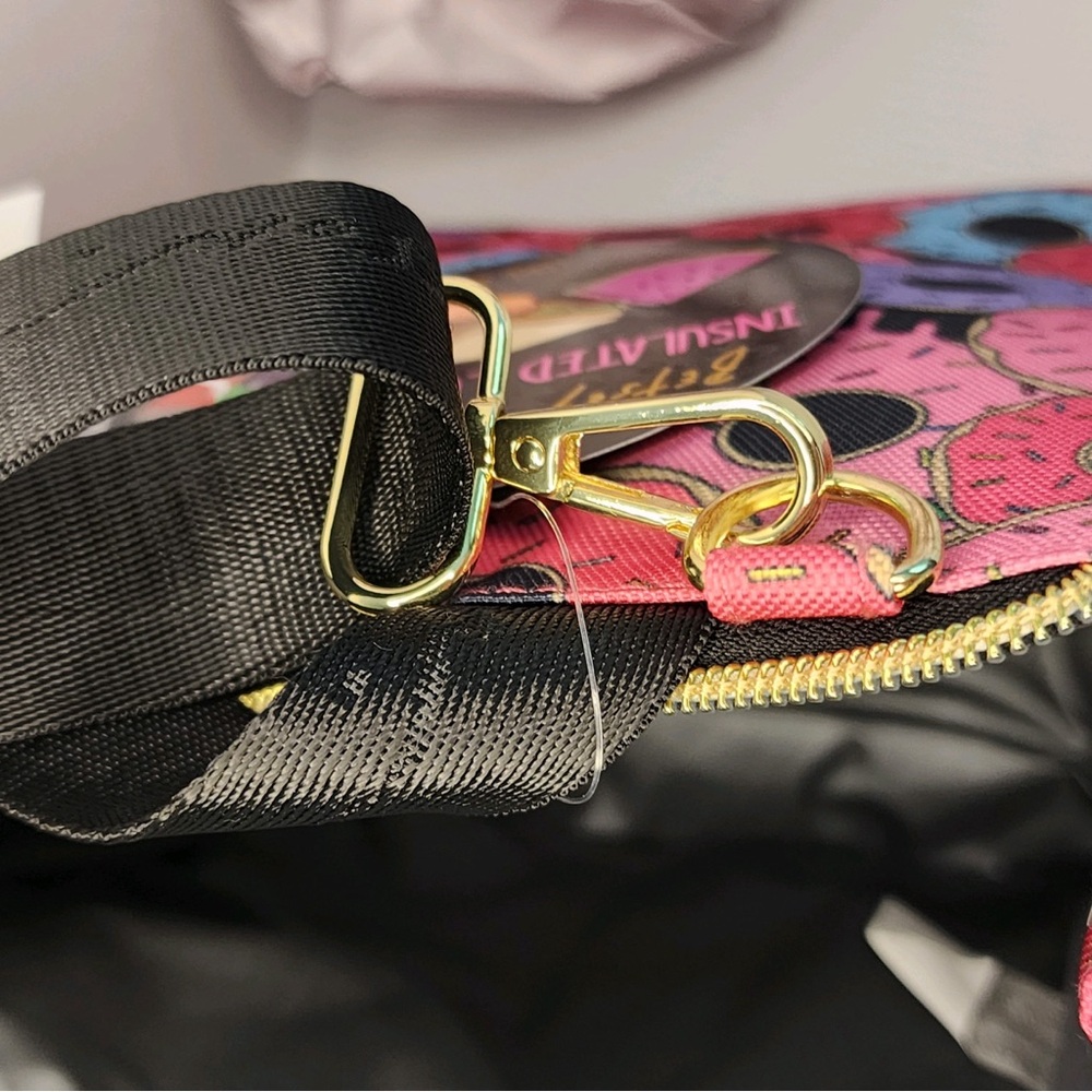 Betsey Johnson Insulated Light Weight Lunch Tote/Bag w/Graphic Donuts Print - Picture 8 of 15